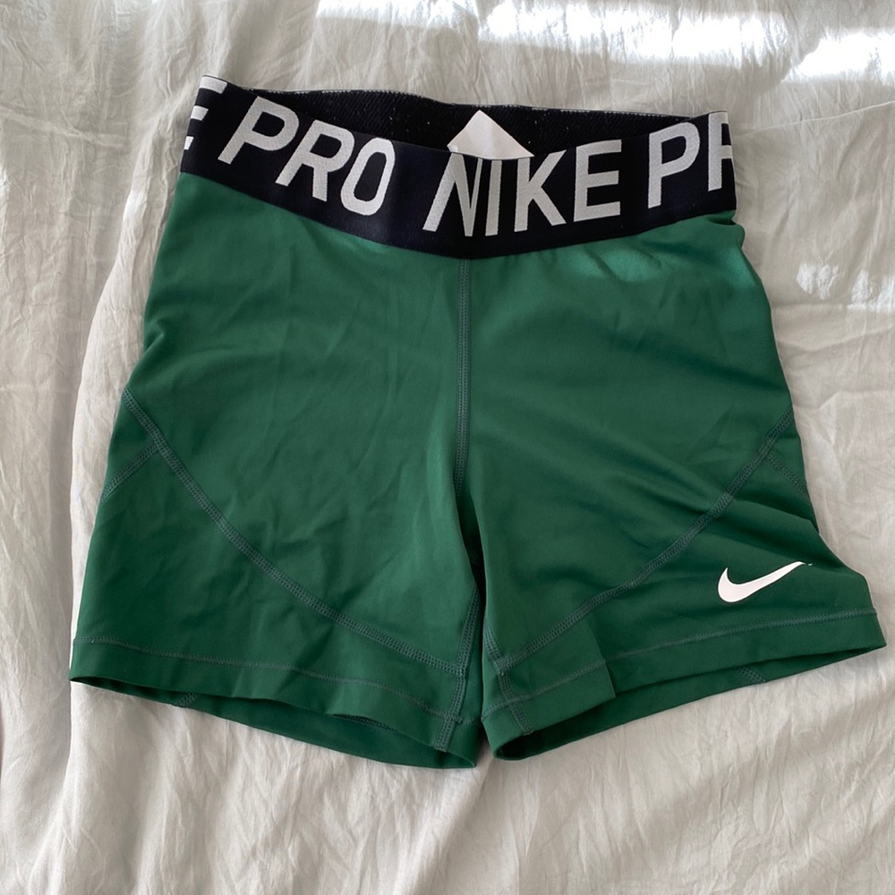 Nike Pro